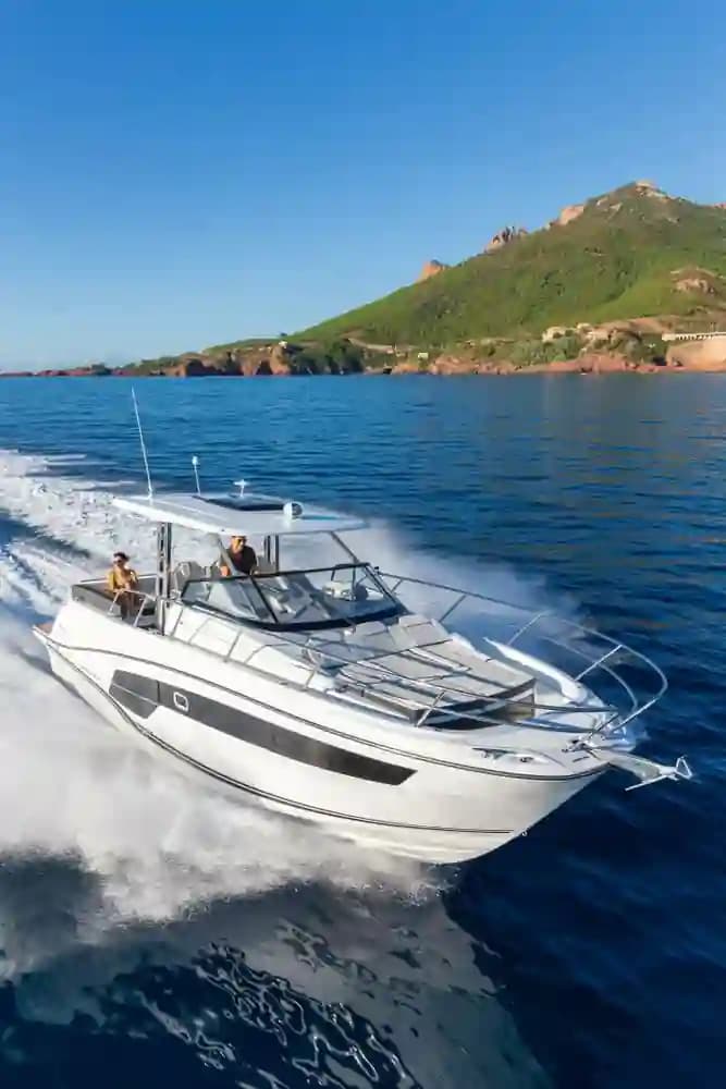 Jeanneau Leader 10.5 WA for Sale