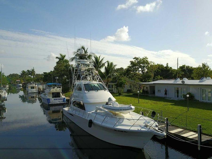 2004 Riviera 58 Enclosed Flybridge
