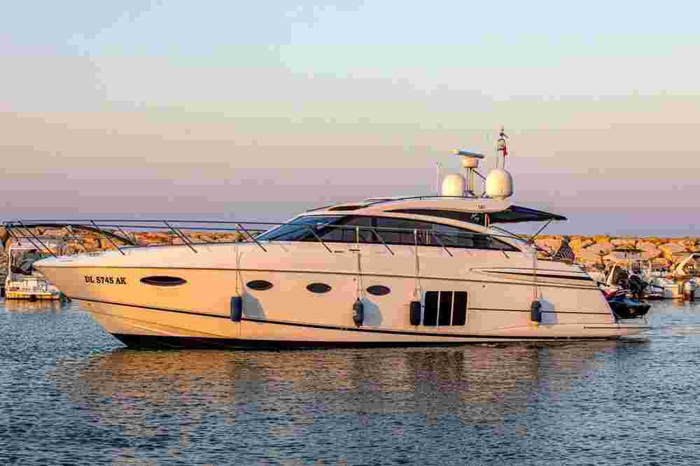 2012 Princess Yachts V52