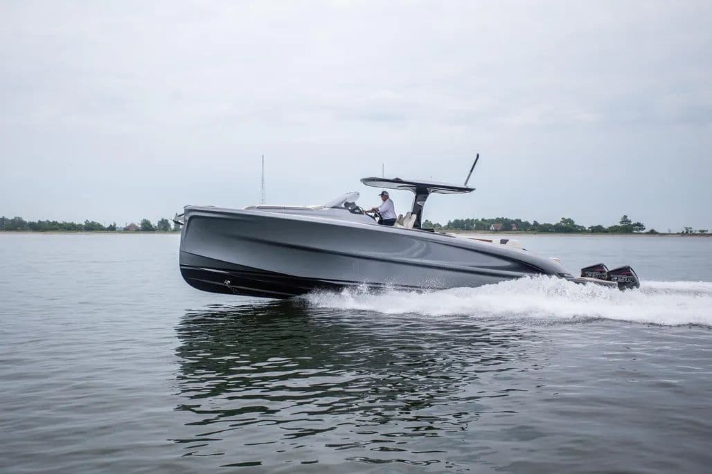 2024 Solaris Power 40F Open for Sale in New Rochelle, New York Walk-around Boats 5
