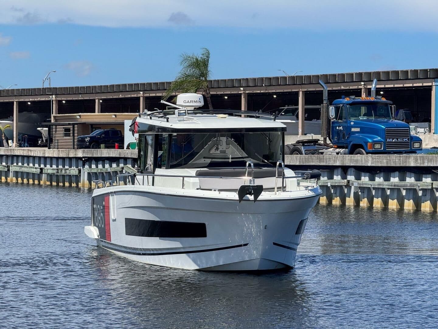 Jeanneau NC 895 Sport for Sale