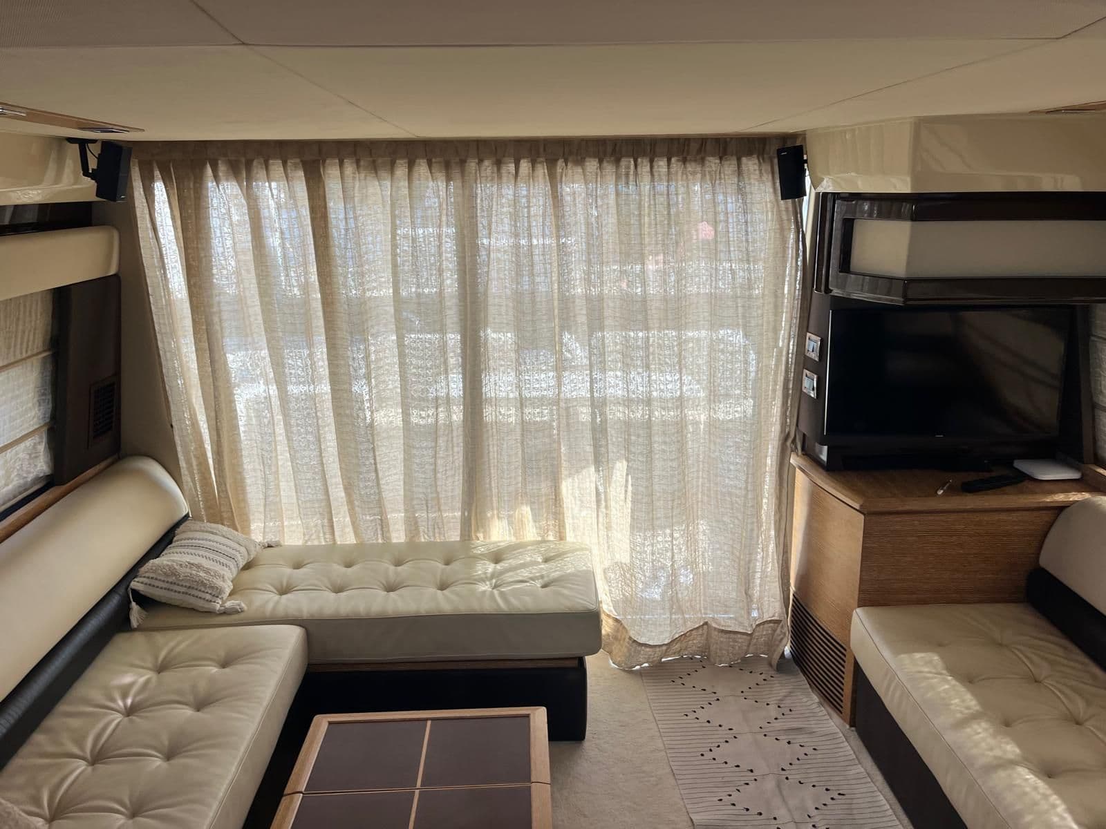 2014 Azimut 48 for Sale in Miami, Florida Flybridge 3