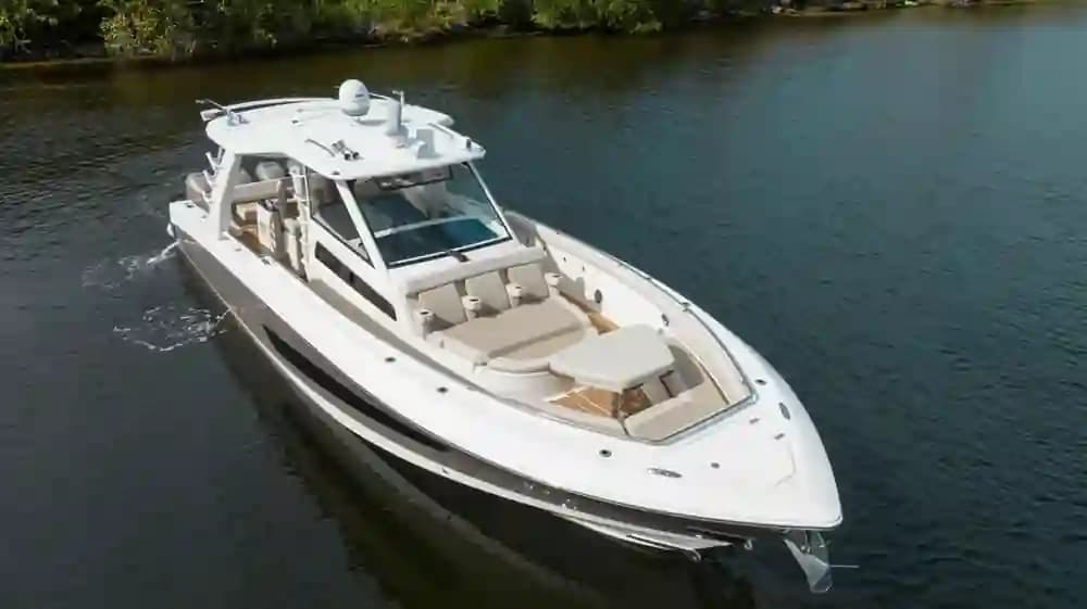 2017 Boston Whaler 420 Outrage Sold in Deerfield Beach, Florida Sport Fishing 4