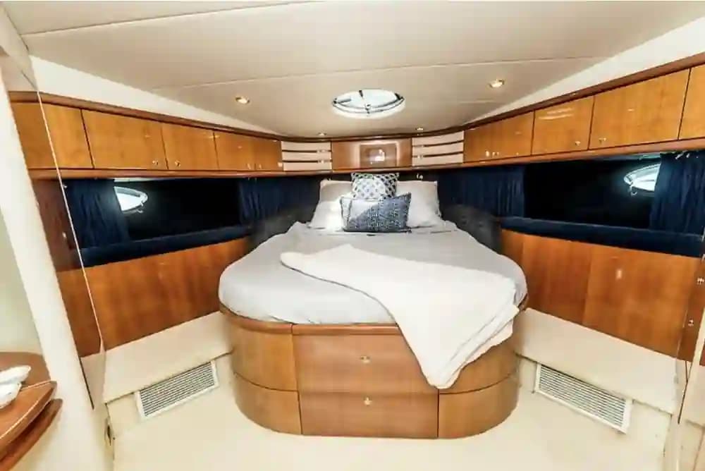 1997 Sunseeker Manhattan 62 for Sale in Chicago, Illinois Motor Yacht 2