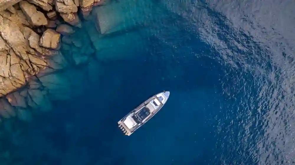 Vanquish Yachts VQ55 Sports Line Outboard For Sale