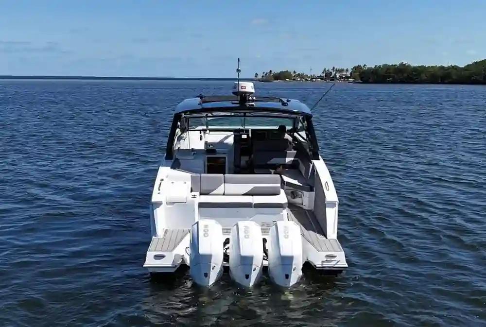 Cruisers Yachts 38 GLS OB For Sale