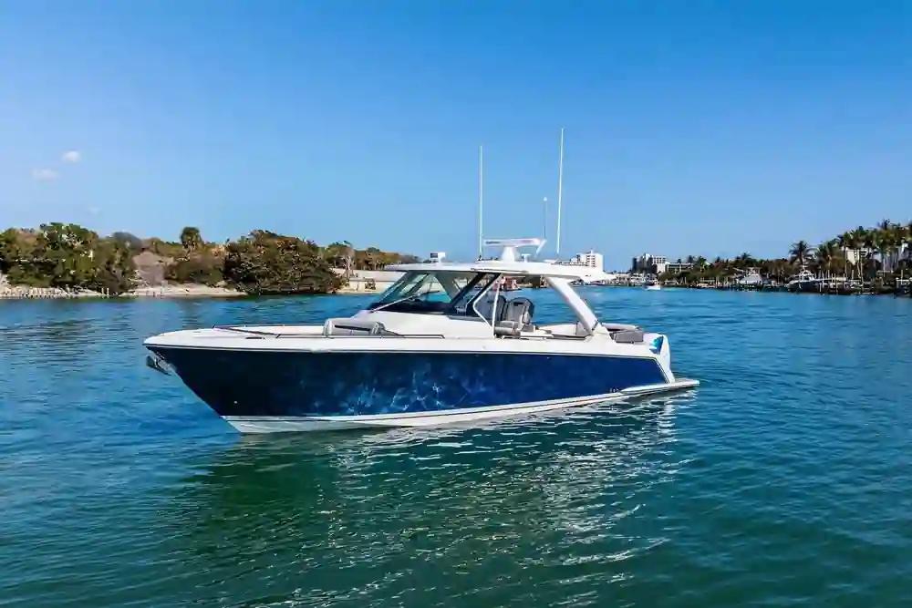 Tiara Yachts 38LS te koop