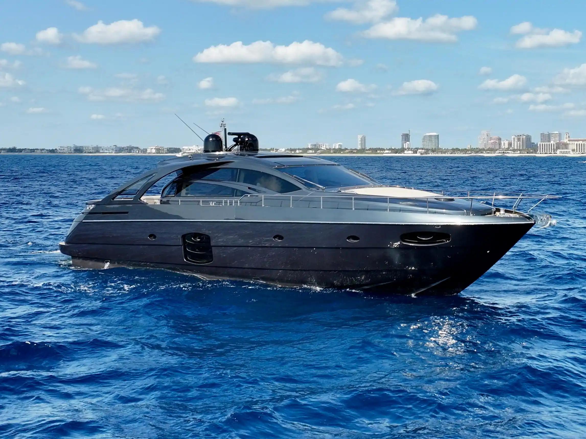 Pershing 70 a la venta