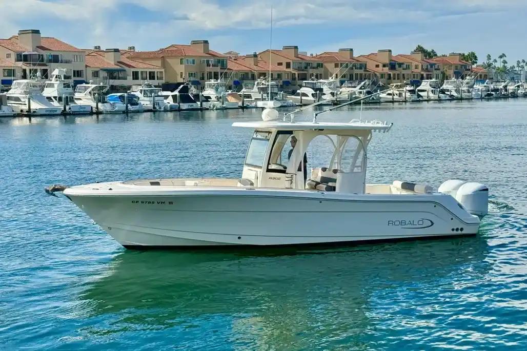 Robalo R302 in vendita
