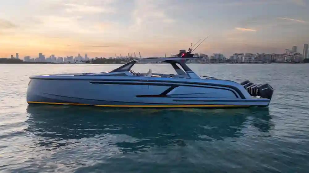 Vanquish Yachts VQ55 Sports Line Outboard For Sale