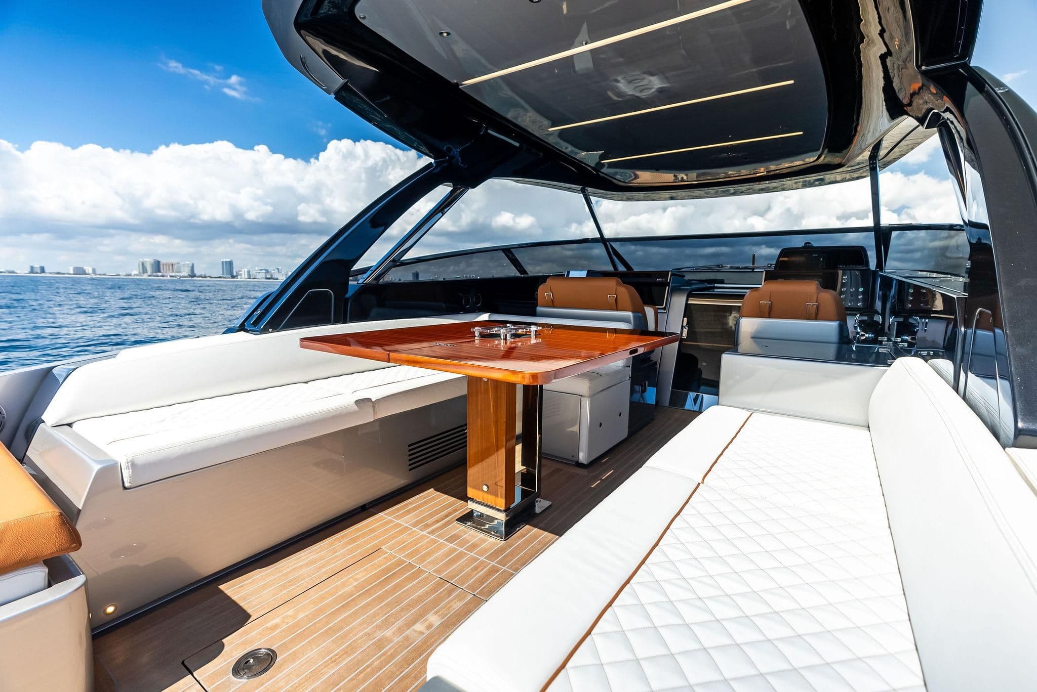 2022 Riva Dolceriva te koop in Fort Lauderdale, Florida Motor Yacht 3