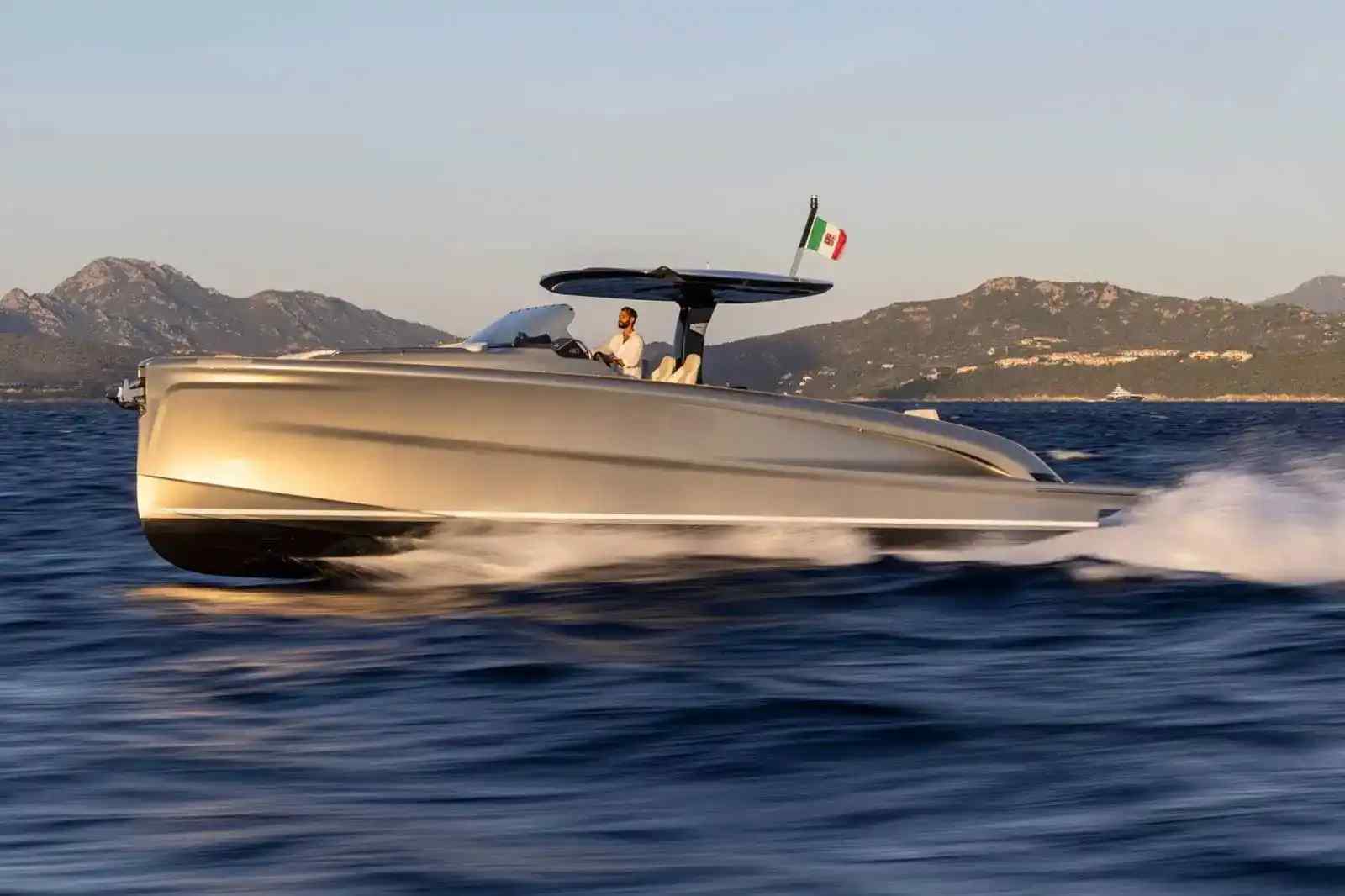 Yacht