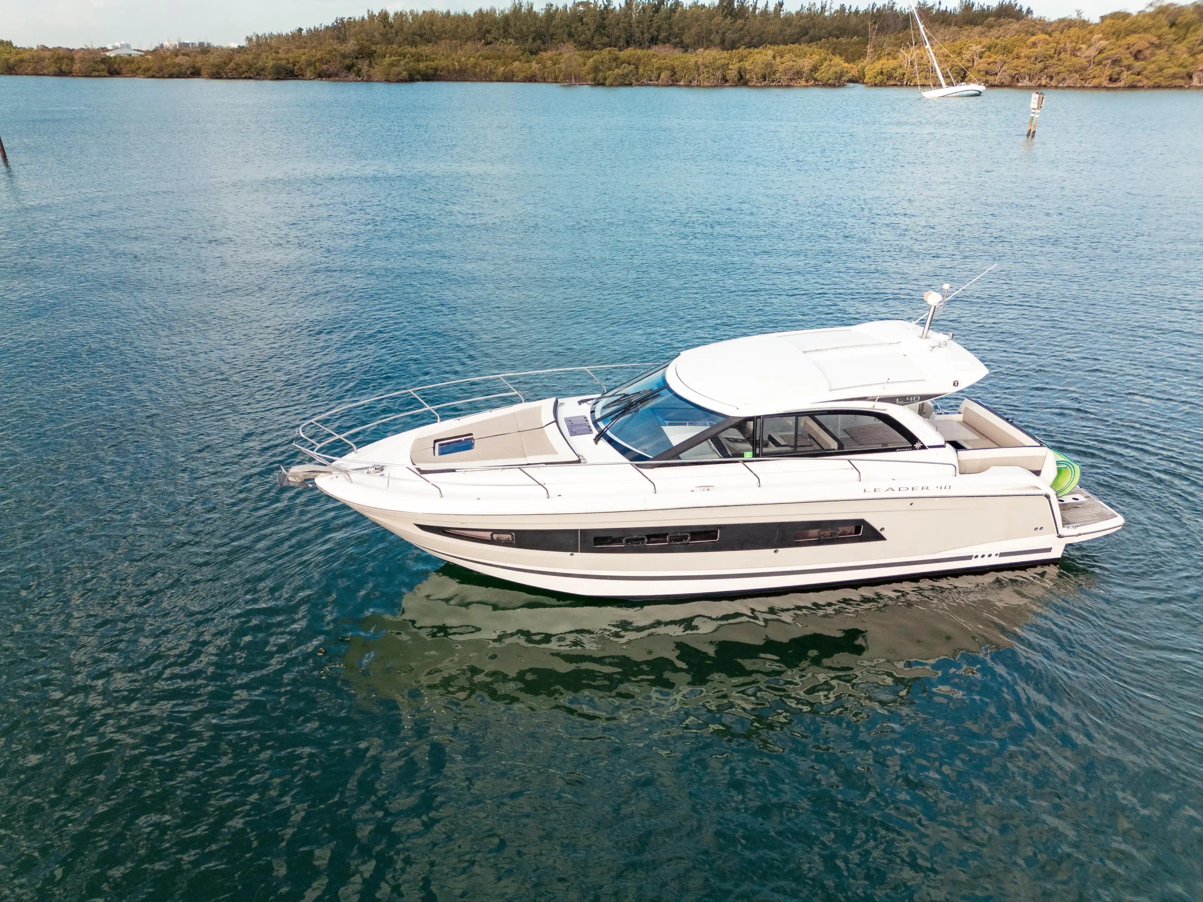 Jeanneau Leader 40 for Sale