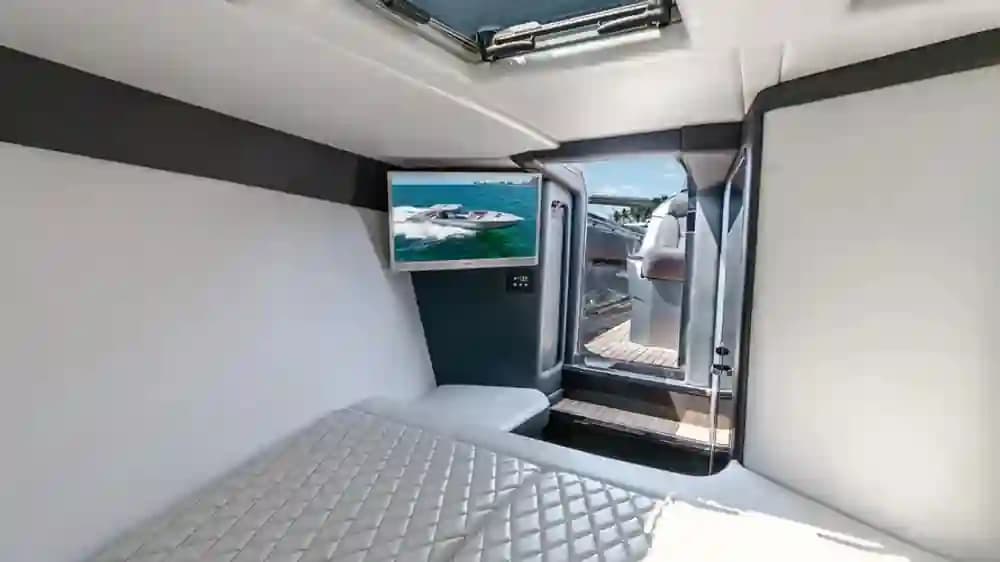 2018 Nor-Tech 560 Sport for Sale in Fort Lauderdale, Florida Center Console 4
