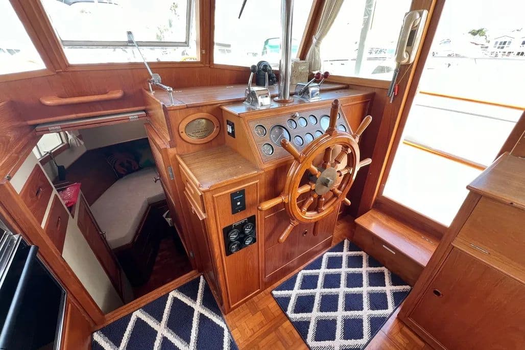 1988 Grand Banks Yachts 36 Classic zum Verkauf in Huntington Beach, California Trawler 5