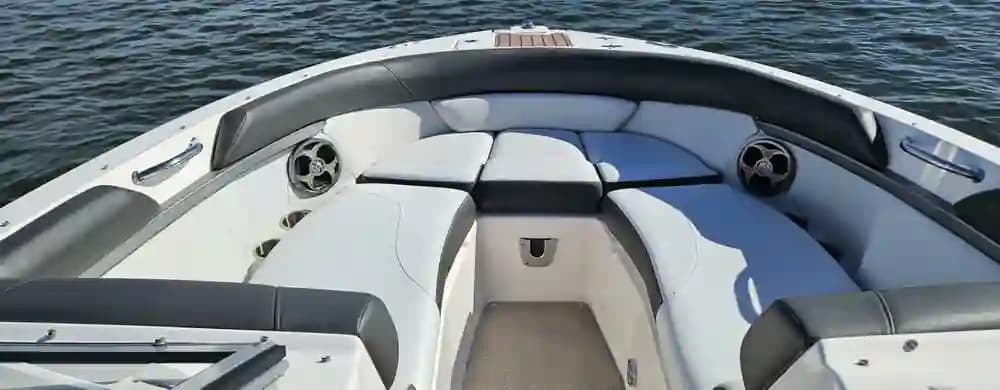 2010 Regal 2700 Bowrider for Sale in Tampa, Florida Bowrider 2