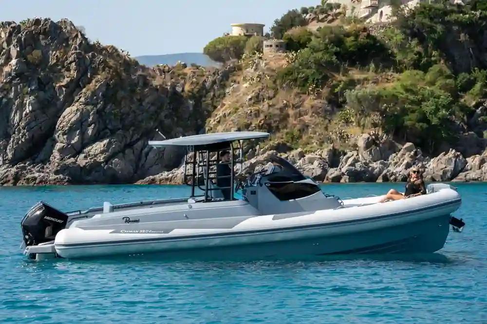 Ranieri International Cayman 33 Executive For Sale