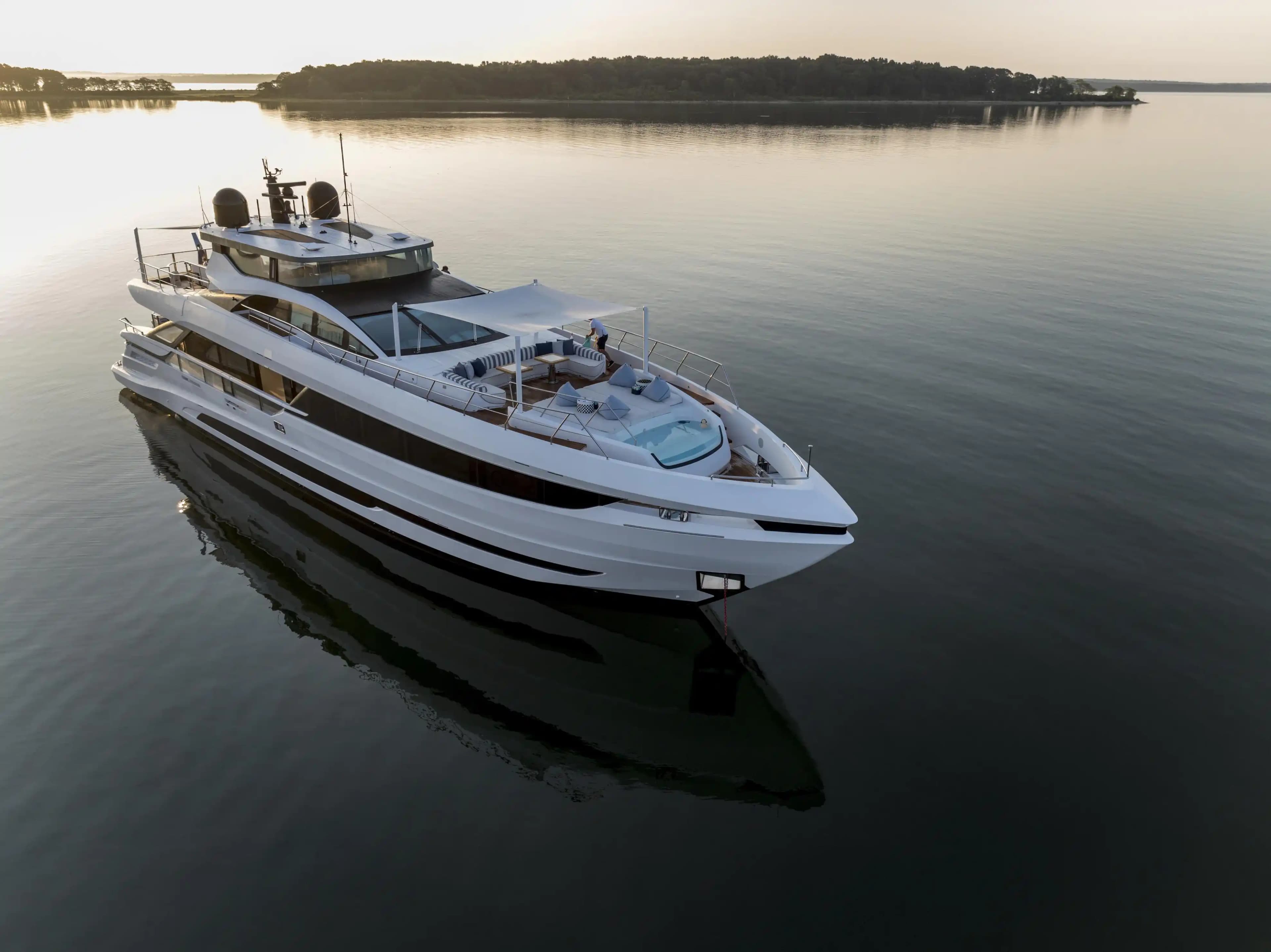 Mangusta Gransport 33 on Display