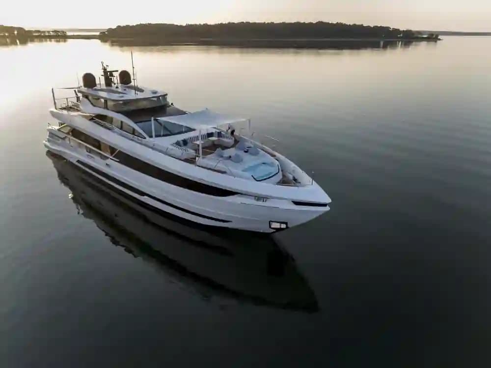 Mangusta Gransport 33 on Display