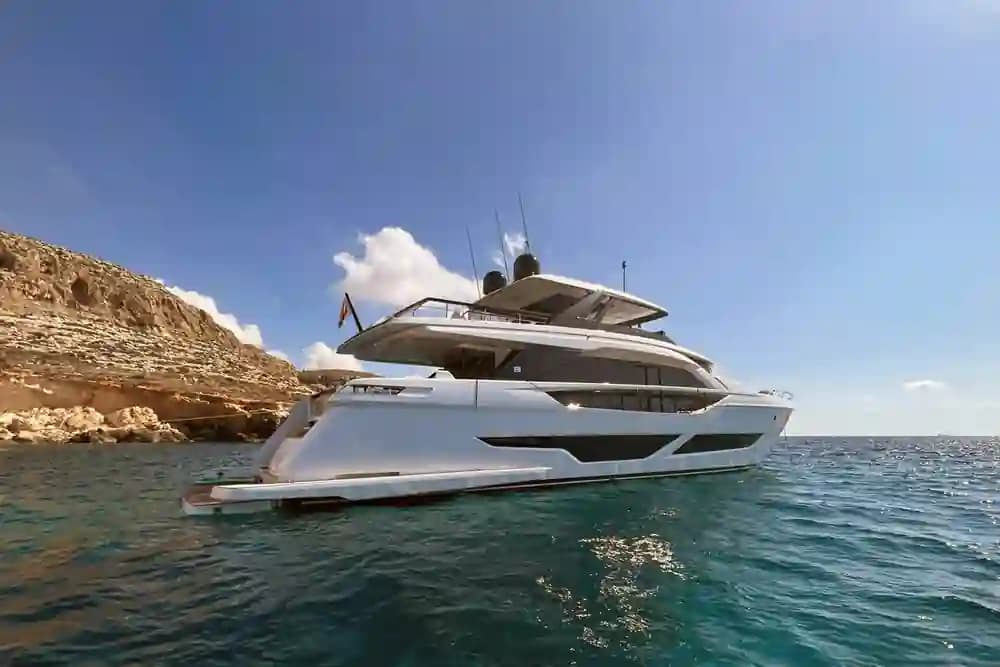 Ferretti Yachts 860 te koop