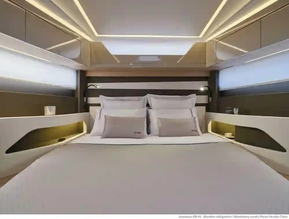 2025 Jeanneau DB/43 OB for Sale in Fort Lauderdale, Florida Cruiser 5