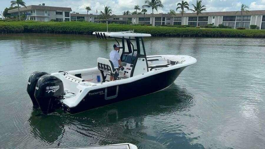 2023 Tidewater Boats 256 CC Adventure
