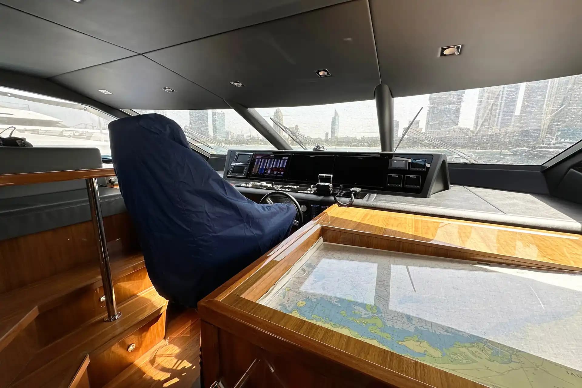 2018 Sunseeker 95 Yacht for Sale in Dubai, AE Motor Yacht 3