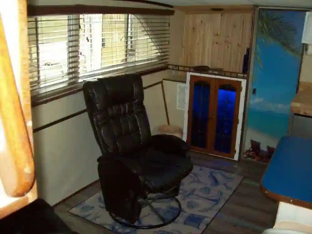 1979 Chris-Craft 350 Catalina for Sale in Camden, Tennessee Cruiser 3