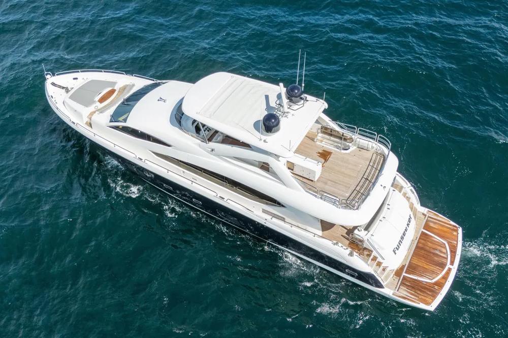 2012 Sunseeker 88 Yacht