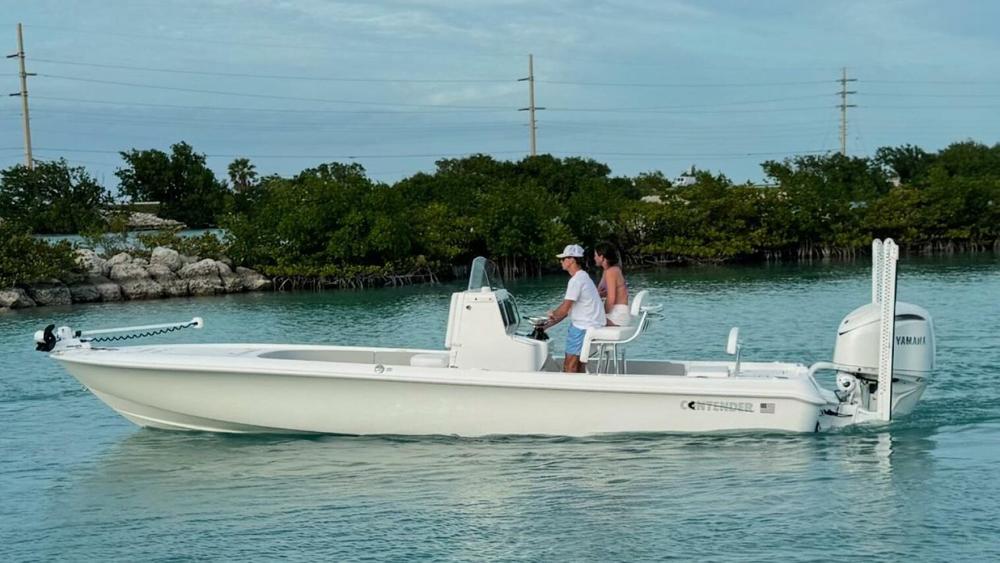 2025 Contender 26 Bay