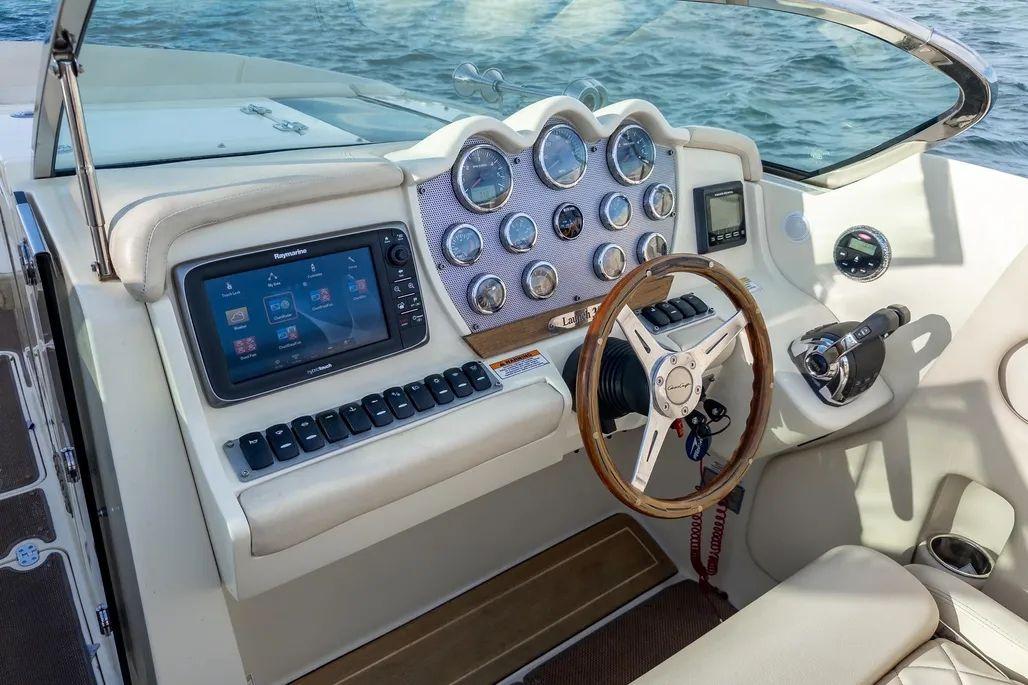 Chris-Craft Launch 32 For Sale