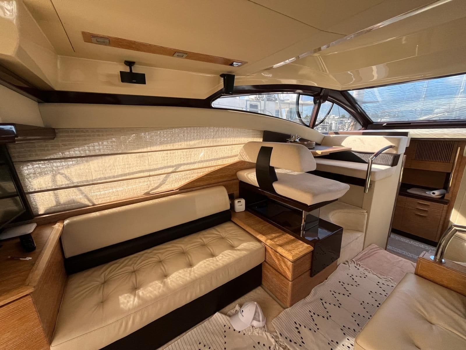 2014 Azimut 48 for Sale in Miami, Florida Flybridge 5