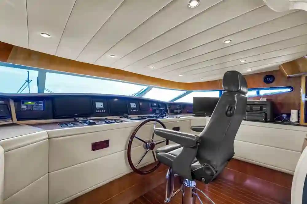 2001 Maiora 102 à vendre à Miami, Florida Motor Yacht 5