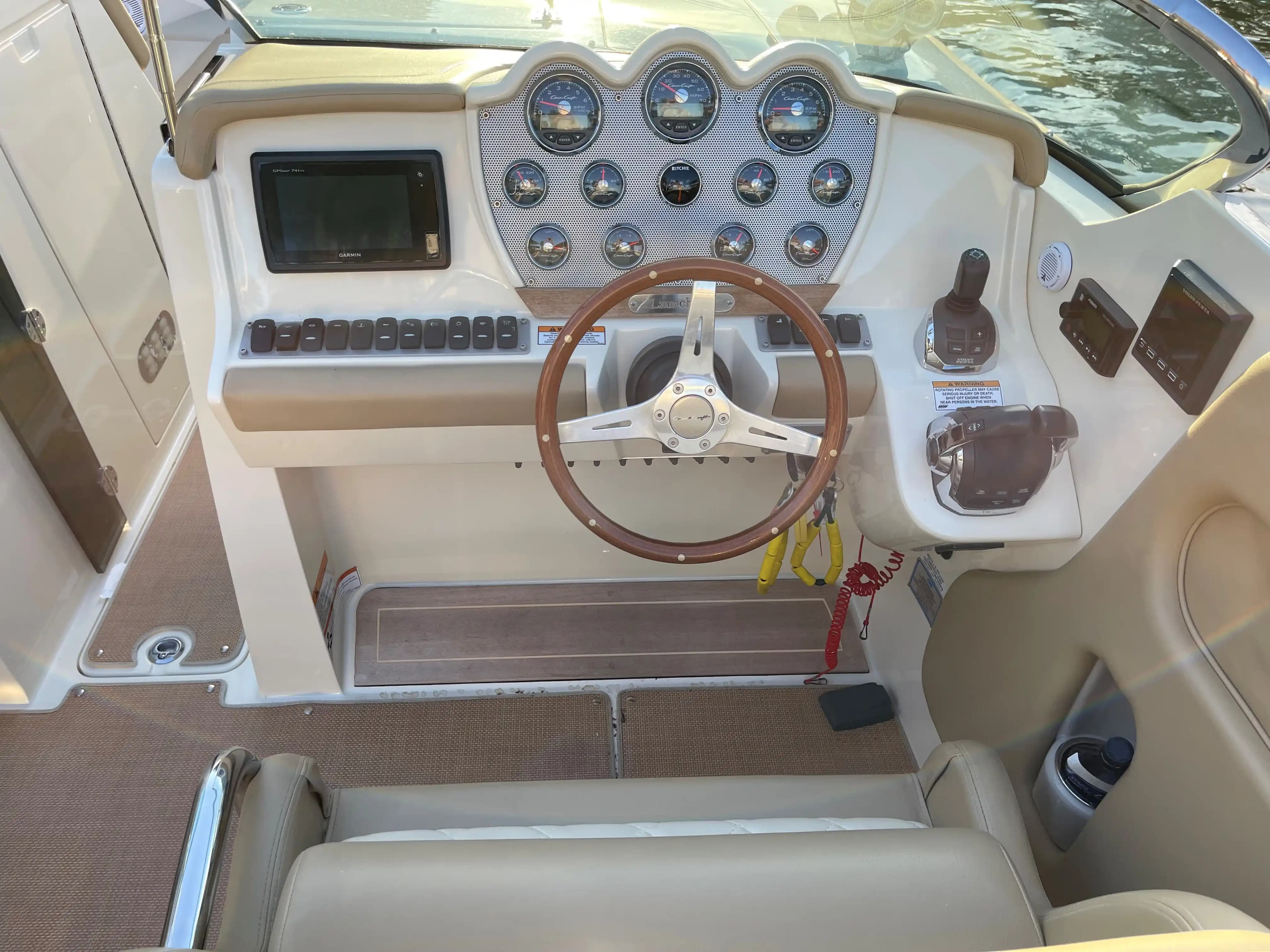 2015 Chris-Craft Launch 32 for Sale in Fort Lauderdale, Florida Bowrider 2