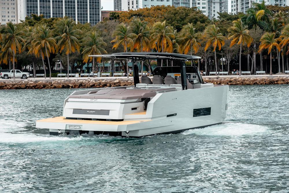 2025-de-antonio-yachts-d42-open-power-9494995-20241206064305871-1_XLARGE.jpg