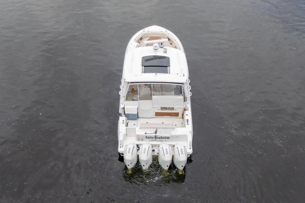 Boston Whaler 380 Realm in vendita