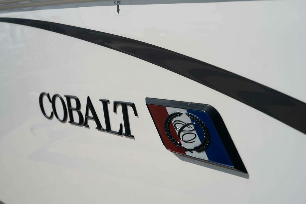2024 Cobalt Boats 30SC Outboard