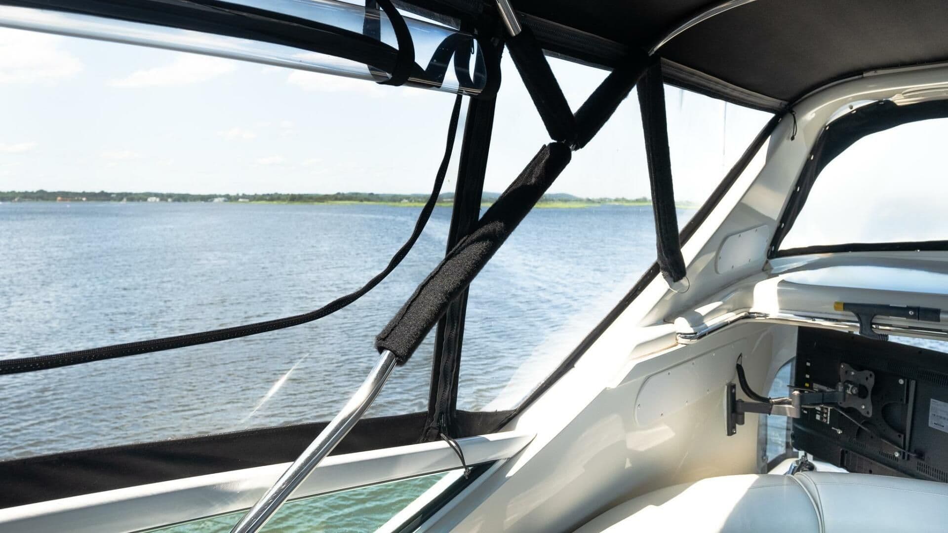 2004 Carver 466 Motor Yacht for Sale in Monmouth Beach, New Jersey Cruiser 4