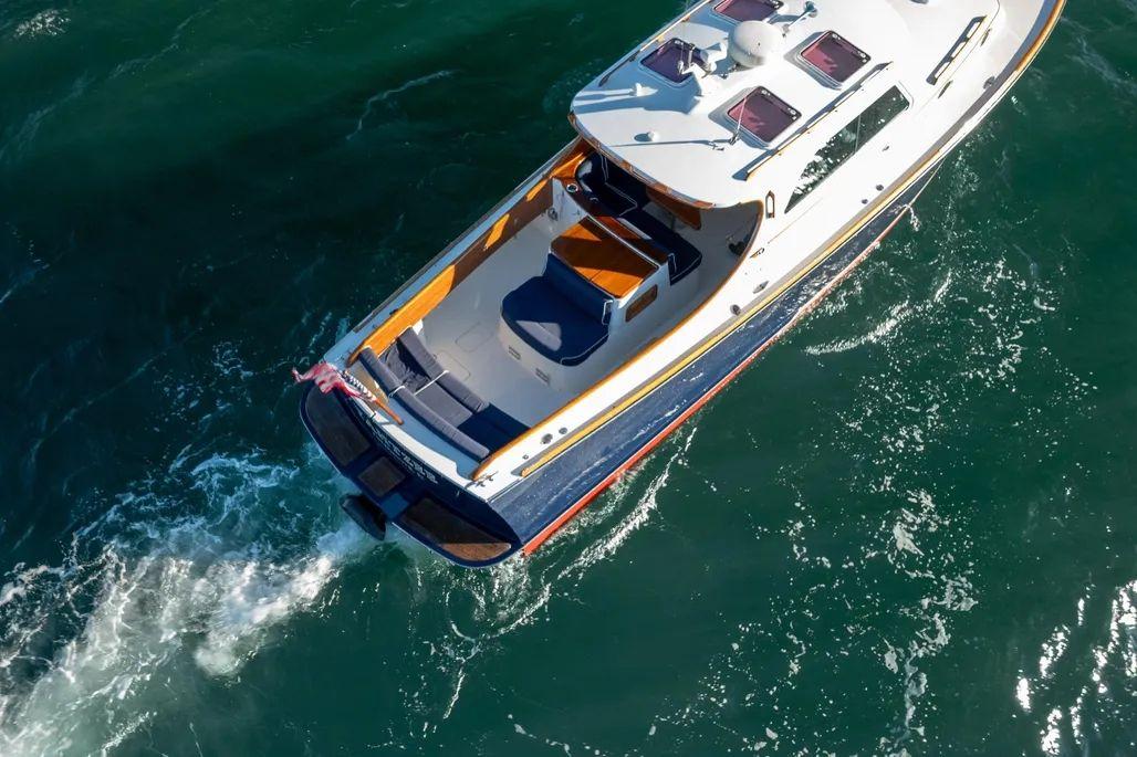 Hinckley Yachts Picnic Boat 36 EP For Sale