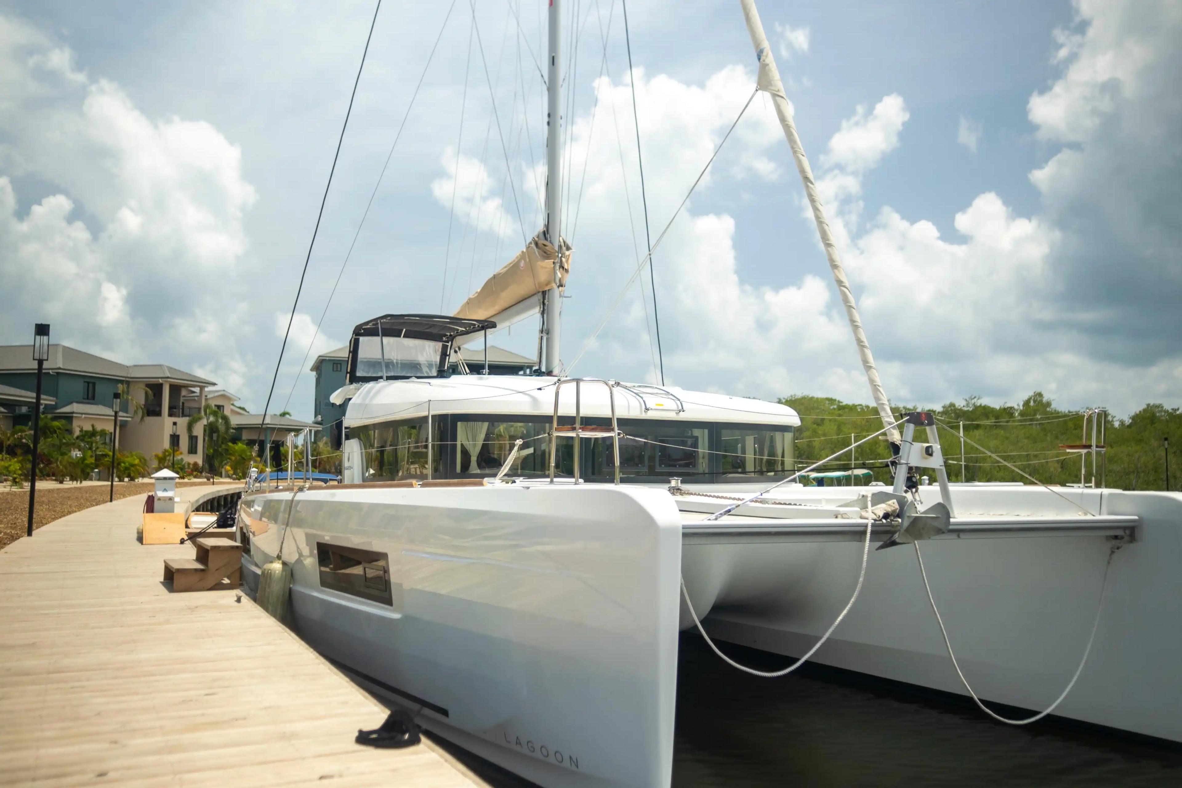 Lagoon 40 For Sale