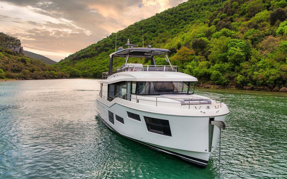 2026 Beneteau Grand Trawler 63