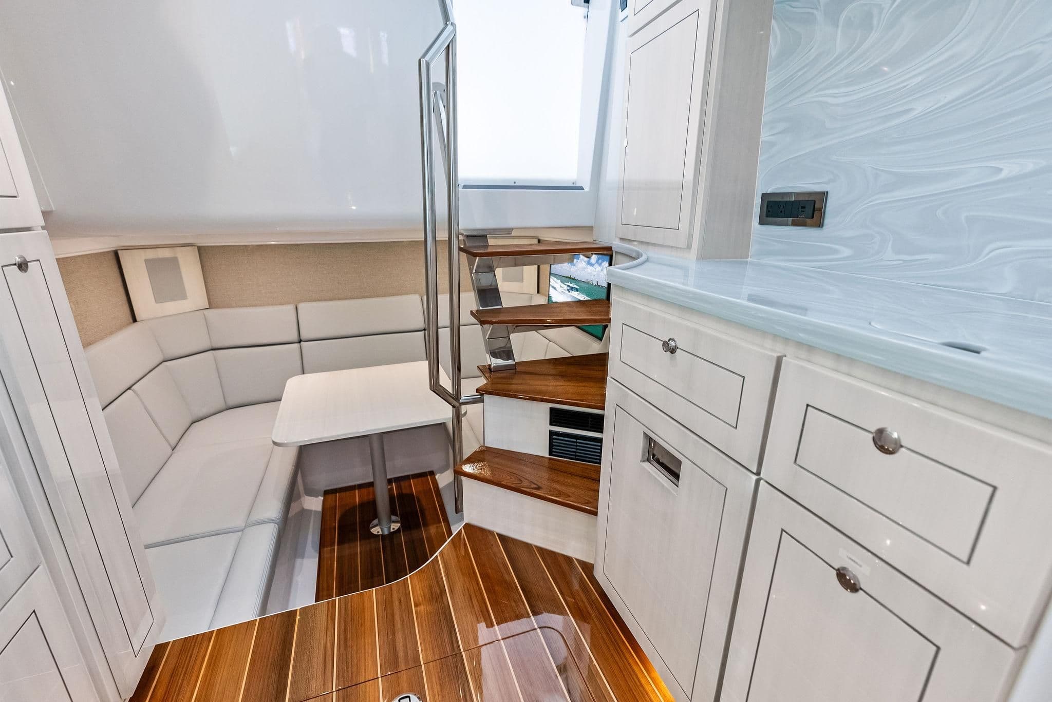 2025 HCB 56 Sueños GIX for Sale in Fort Lauderdale, Florida Center Console 5