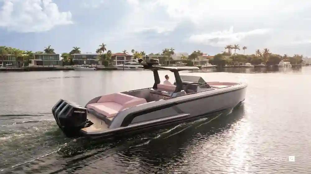 Vanquish Yachts VQ40 Sports Line Outboard For Sale