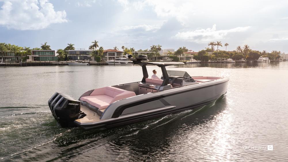2026 Vanquish Yachts VQ40 Sports Line Outboard