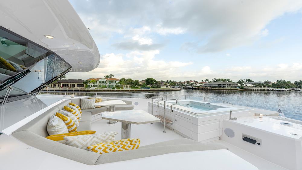 2026 Horizon FD110 Tri-deck