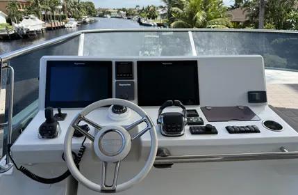 2018-prestige-680-power-9614152-20241116055845785-1_XLARGE.jpg