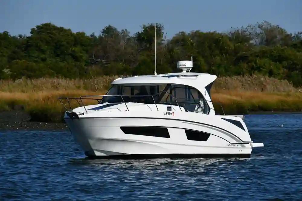 Beneteau Antares 9 For Sale