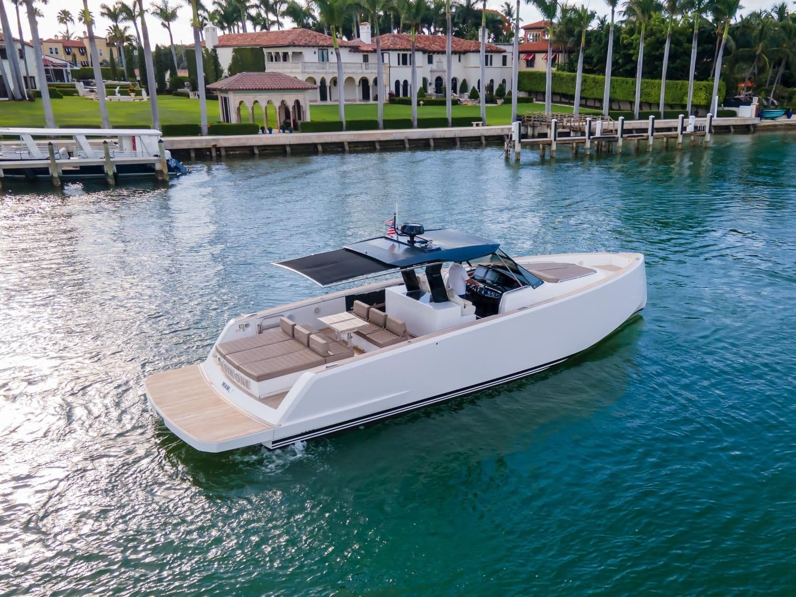 2019 Pardo Yachts P43 Sold in Miami, Florida Walk-around Boats 4