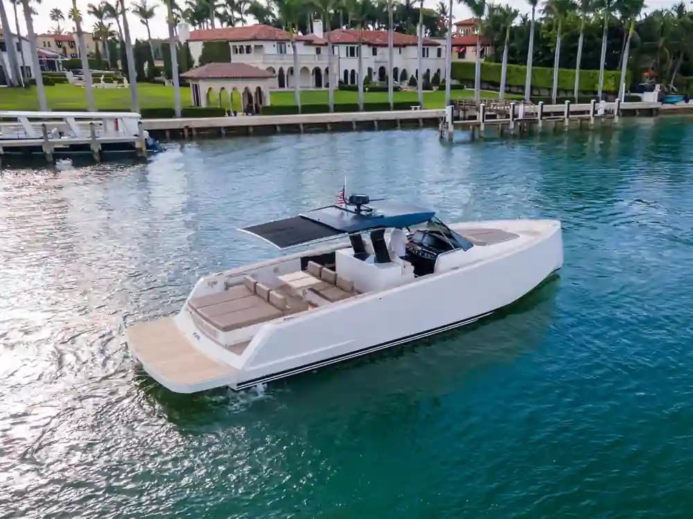 2019 Pardo Yachts P43 Sold in Miami, Florida Walk-around Boats 4