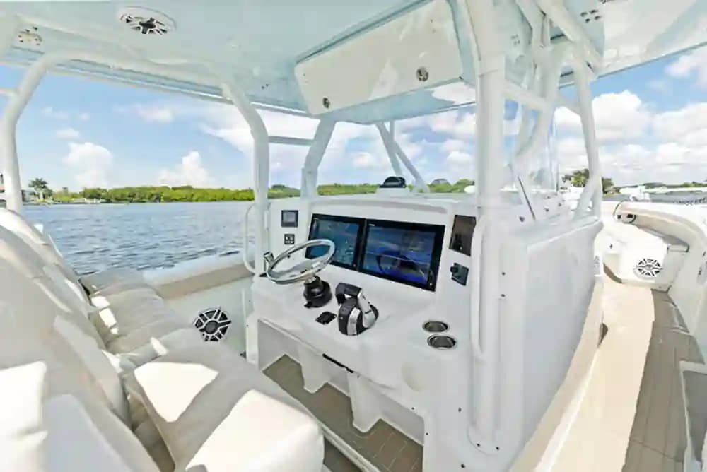 2015 Yellowfin 42 Offshore in vendita a Pompano Beach, Florida Center Console 2